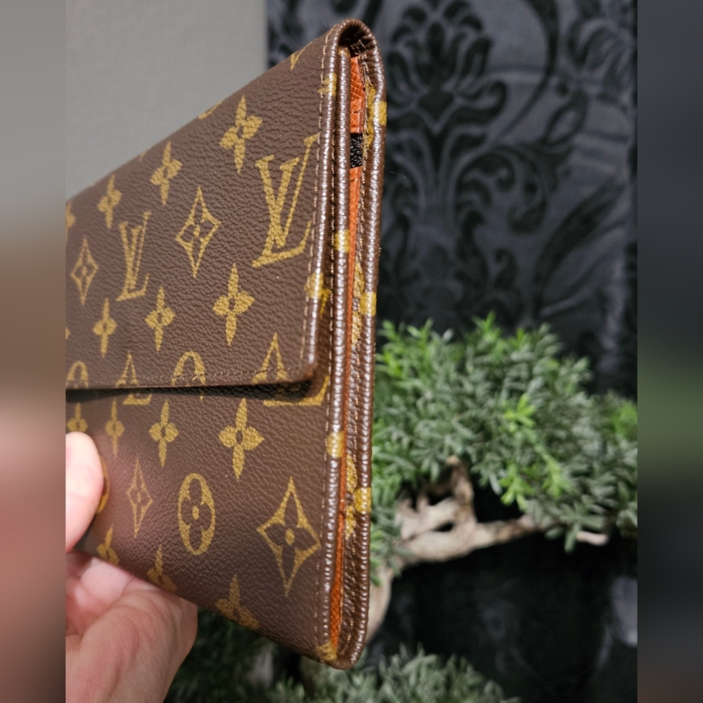 Authentic Louis Vuitton Rare Vintage Trifold Passport Wallet Monogram Clutch - Picture 15 of 16